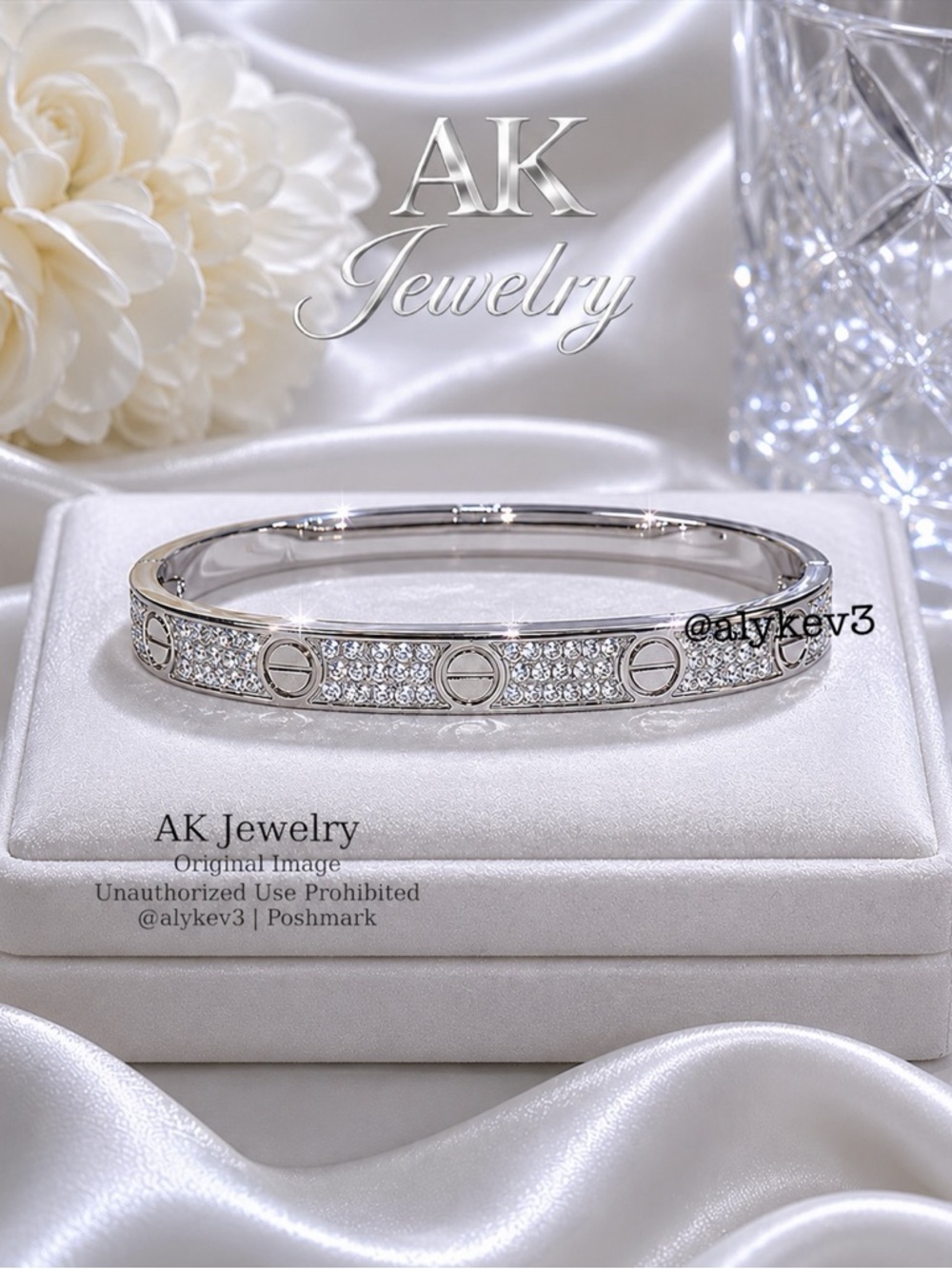 💎18k LUXURY Diamond CZ Style Design Bracelet, Bangle, Cuff, Unisex White Gold - Picture 2 of 7